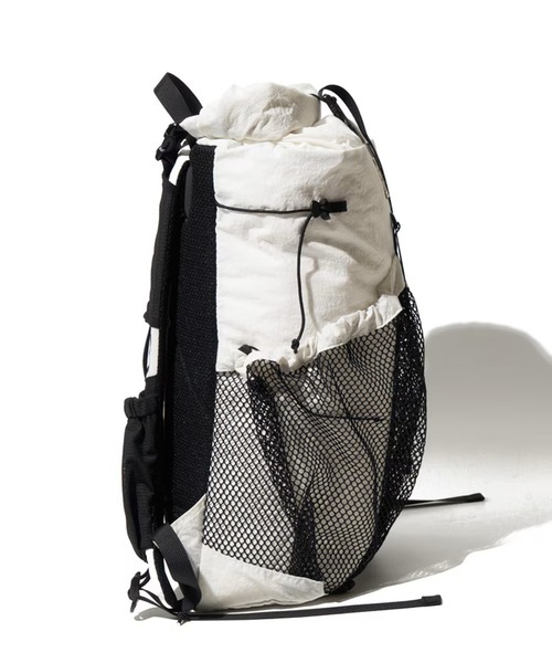 COBMASTER(コブマスター)の「【COBMASTER】COB-CSR LANDSCAPE ROLLTOP PACK(バックパック/リュック・メンズ・ホワイト/ブラック/グレー・FREE)」の7枚目の写真