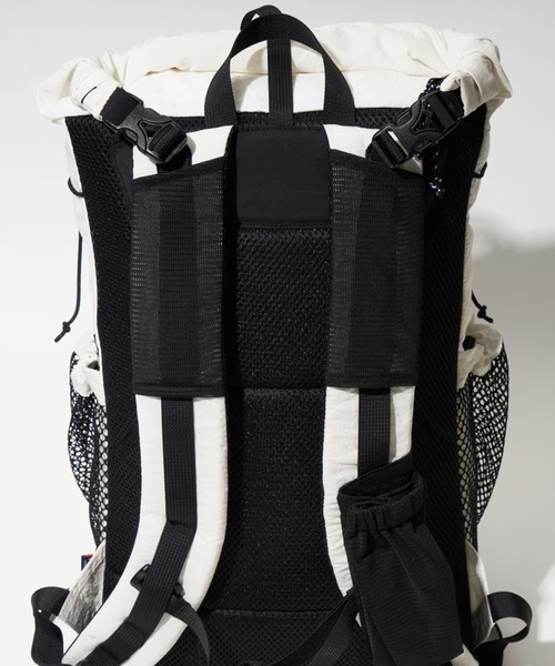 COBMASTER(コブマスター)の「【COBMASTER】COB-CSR LANDSCAPE ROLLTOP PACK(バックパック/リュック・メンズ・ホワイト/ブラック/グレー・FREE)」の17枚目の写真