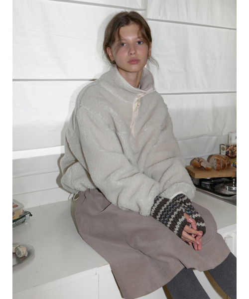 THEMITTEN（ザ・ミトン）の「Lobed fleece pullover (cream)（その他アウター・レディース・その他・FREE）」の4枚目の写真