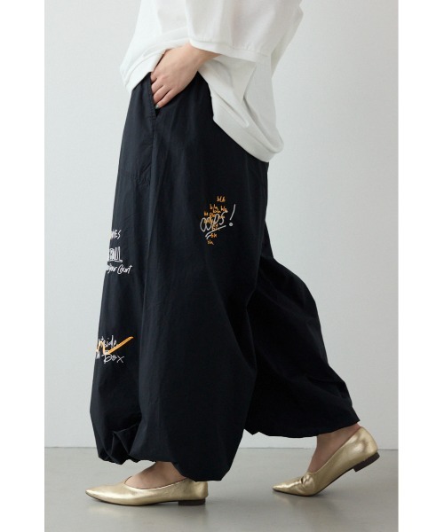 RODEO CROWNS WIDE BOWL(ロデオクラウンズワイドボウル)の「ラクガキパラシュートパンツ(その他パンツ・レディース・アイボリー/ブラック/カーキ・FREE)」の5枚目の写真