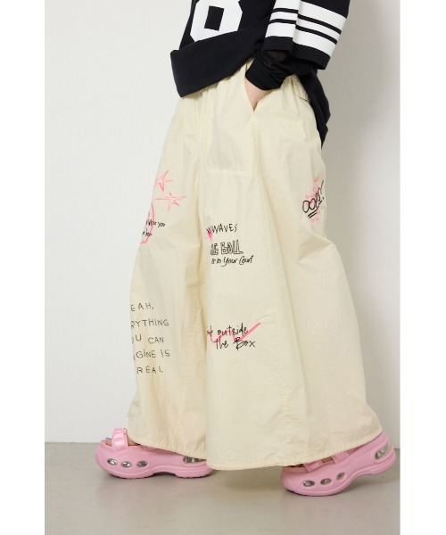 RODEO CROWNS WIDE BOWL(ロデオクラウンズワイドボウル)の「ラクガキパラシュートパンツ(その他パンツ・レディース・アイボリー/ブラック/カーキ・FREE)」の11枚目の写真