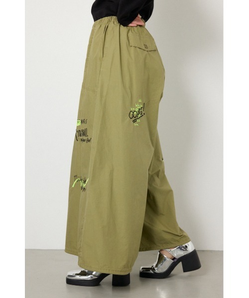 RODEO CROWNS WIDE BOWL(ロデオクラウンズワイドボウル)の「ラクガキパラシュートパンツ(その他パンツ・レディース・アイボリー/ブラック/カーキ・FREE)」の17枚目の写真