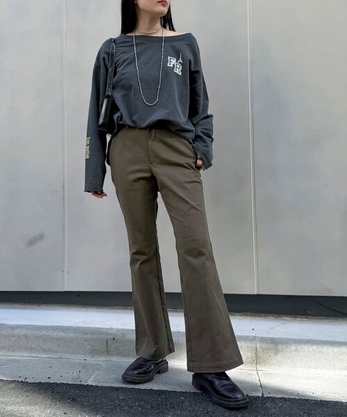 fredy emue(フレディエミュ)の「ストレッチフレアパンツ(その他パンツ・レディース・カーキ/ブラック・36/38)」の6枚目の写真