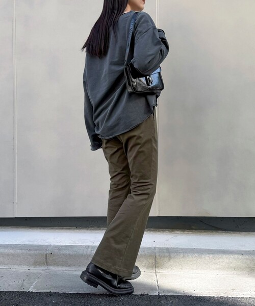 fredy emue(フレディエミュ)の「ストレッチフレアパンツ(その他パンツ・レディース・カーキ/ブラック・36/38)」の9枚目の写真