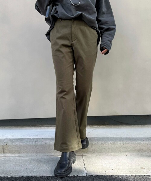 fredy emue(フレディエミュ)の「ストレッチフレアパンツ(その他パンツ・レディース・カーキ/ブラック・36/38)」の10枚目の写真