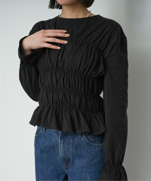OFROOM(オフルーム)の「Gathered Flare Top|ギャザーフレアトップス(Tシャツ/カットソー・レディース・ブラック/ホワイト・FREE)」の1枚目の写真