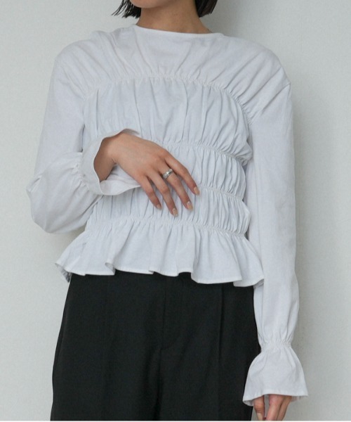 OFROOM(オフルーム)の「Gathered Flare Top|ギャザーフレアトップス(Tシャツ/カットソー・レディース・ブラック/ホワイト・FREE)」の3枚目の写真