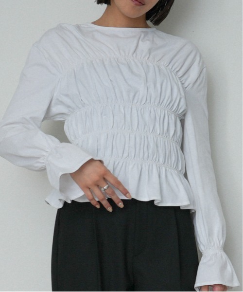 OFROOM(オフルーム)の「Gathered Flare Top|ギャザーフレアトップス(Tシャツ/カットソー・レディース・ブラック/ホワイト・FREE)」の4枚目の写真