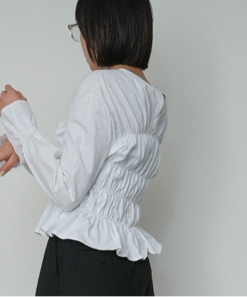 OFROOM(オフルーム)の「Gathered Flare Top|ギャザーフレアトップス(Tシャツ/カットソー・レディース・ブラック/ホワイト・FREE)」の6枚目の写真