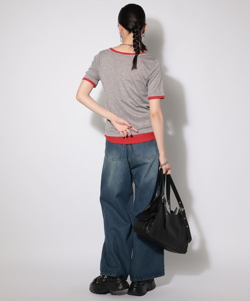 PAGEBOY（ページボーイ）の「【1枚でレイヤードが叶う・新色追加】フェイクレイヤードヘンリートップス/半袖Tシャツ（Tシャツ/カットソー・レディース・イエロー/ブラック/ブルー/グレー/ブラウン/ライトグレー・FREE）」の9枚目の写真