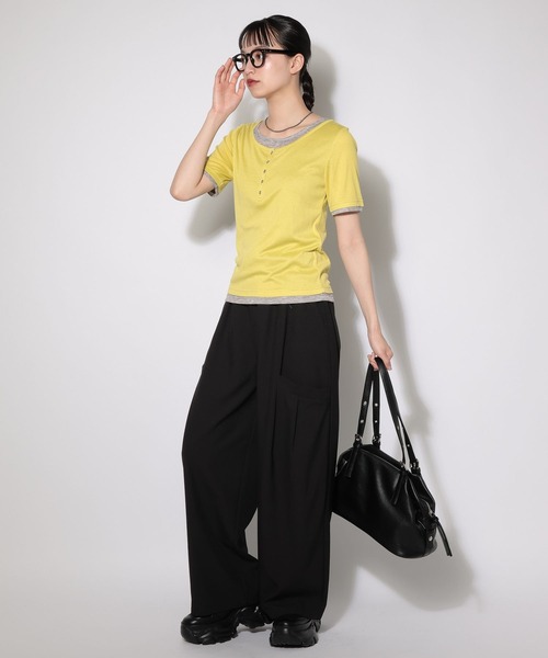 PAGEBOY（ページボーイ）の「【1枚でレイヤードが叶う・新色追加】フェイクレイヤードヘンリートップス/半袖Tシャツ（Tシャツ/カットソー・レディース・イエロー/ブラック/ブルー/グレー/ブラウン/ライトグレー・FREE）」の15枚目の写真