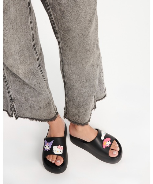 melissa（メリッサ）の「MELISSA FREE PLATFORM SLIDE + HELLO KITTY AND FRIENDS AD（サンダル・レディース・ライラック/ブラック/レッド/ベージュ・37/39/38/35-36）」の6枚目の写真
