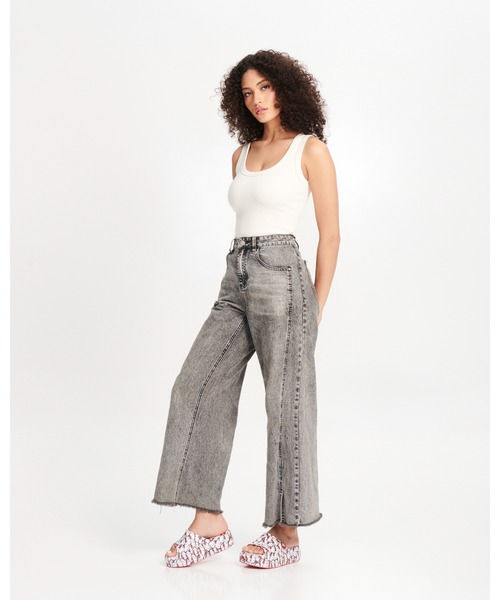 melissa（メリッサ）の「MELISSA FREE PLATFORM SLIDE + HELLO KITTY AND FRIENDS AD（サンダル・レディース・ライラック/ブラック/レッド/ベージュ・37/39/38/35-36）」の20枚目の写真