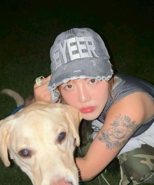 EYEER(イワイイアル)の「【EYEER】Basic Logo Ball Cap / 【イーワイイーイーアール】ベーシックロゴボールキャップ(キャップ・メンズ・ブラック×レッド/ブラック×ホワイト・S)」の5枚目の写真