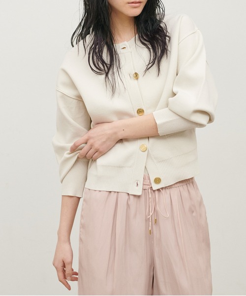 LARUTA（ラルータ）の「【LARUTA】ロゴ入り金釦ポリクルーカーディガン（カーディガン/ボレロ・レディース・ブラック/グリーン/アイボリー/ベージュ/グレー・FREE）」の8枚目の写真