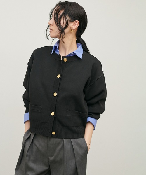 LARUTA（ラルータ）の「【LARUTA】ロゴ入り金釦ポリクルーカーディガン（カーディガン/ボレロ・レディース・ブラック/グリーン/アイボリー/ベージュ/グレー・FREE）」の13枚目の写真