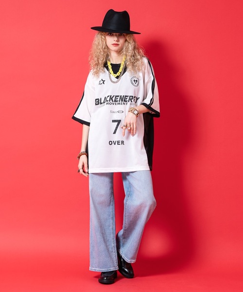 a.p.o.v.（エーピーオービー）の「a.p.o.v. ロゴプリントメッシュ襟付きオーバーサイズサッカーゲームTシャツ（Tシャツ/カットソー・メンズ・ホワイト/ネイビー・ONESIZE）」の6枚目の写真