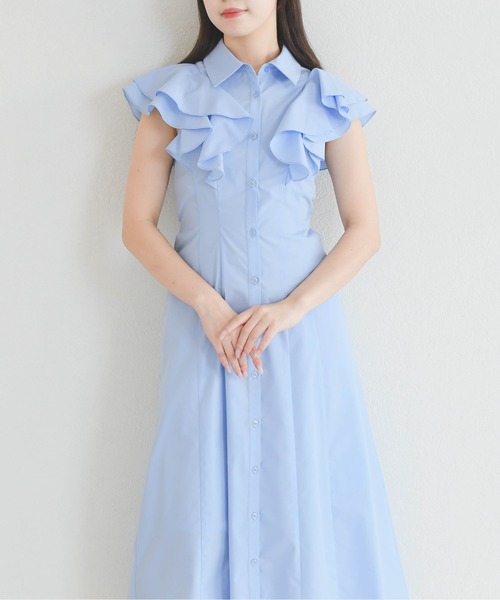 31 Sons de mode(トランテアン ソン ドゥ モード)の「2026春夏新作 ラッフルフリルシャツワンピース(シャツワンピース・レディース・ベージュ/ブラウン/ブルー・S/M)」の1枚目の写真