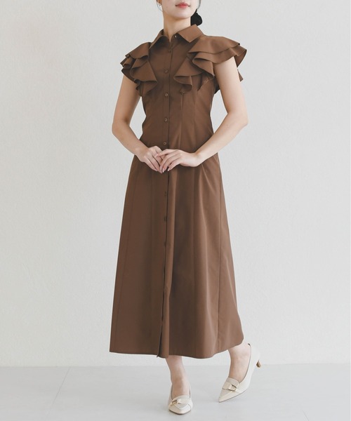 31 Sons de mode(トランテアン ソン ドゥ モード)の「2026春夏新作 ラッフルフリルシャツワンピース(シャツワンピース・レディース・ベージュ/ブラウン/ブルー・S/M)」の7枚目の写真