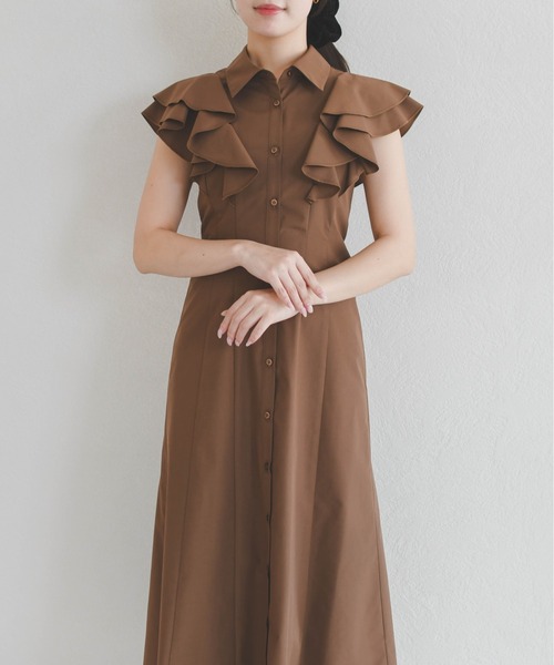 31 Sons de mode(トランテアン ソン ドゥ モード)の「2026春夏新作 ラッフルフリルシャツワンピース(シャツワンピース・レディース・ベージュ/ブラウン/ブルー・S/M)」の12枚目の写真