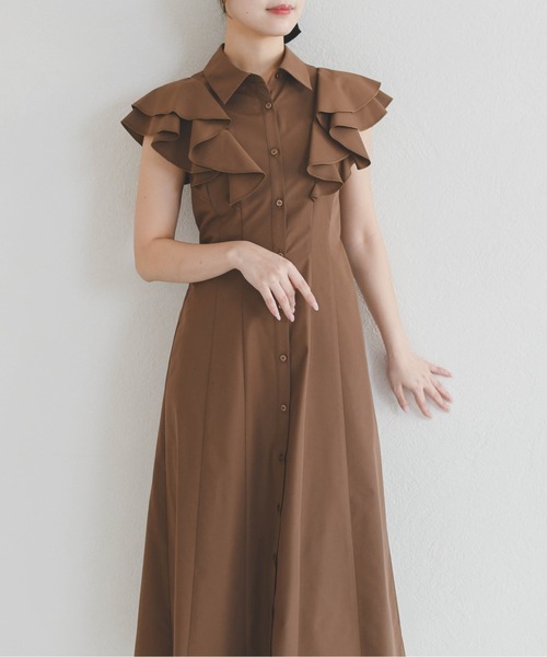 31 Sons de mode(トランテアン ソン ドゥ モード)の「2026春夏新作 ラッフルフリルシャツワンピース(シャツワンピース・レディース・ベージュ/ブラウン/ブルー・S/M)」の13枚目の写真