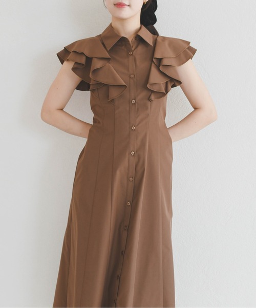 31 Sons de mode(トランテアン ソン ドゥ モード)の「2026春夏新作 ラッフルフリルシャツワンピース(シャツワンピース・レディース・ベージュ/ブラウン/ブルー・S/M)」の14枚目の写真