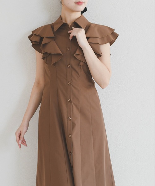 31 Sons de mode(トランテアン ソン ドゥ モード)の「2026春夏新作 ラッフルフリルシャツワンピース(シャツワンピース・レディース・ベージュ/ブラウン/ブルー・S/M)」の15枚目の写真