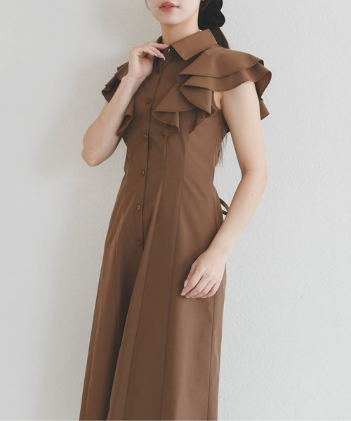 31 Sons de mode(トランテアン ソン ドゥ モード)の「2026春夏新作 ラッフルフリルシャツワンピース(シャツワンピース・レディース・ベージュ/ブラウン/ブルー・S/M)」の16枚目の写真