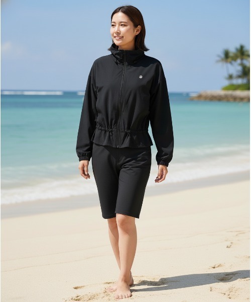 BILLABONG(ビラボン)の「【BILLABONG/ビラボン】26SS ACTIVE STAND COLLAR/水陸両用接触冷感吸水速乾UPF50+ドローコード付きジップアップパーカー(パーカー・レディース・ブラック・LARGE/MEDIUM)」の3枚目の写真