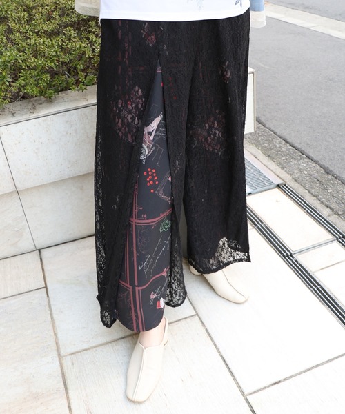 iS ScoLar(イズスカラー)の「561223:スリット入り刺繍レース重ね アンティーク柄パンツ(その他パンツ・レディース・ブラック/アイボリー・M)」の15枚目の写真