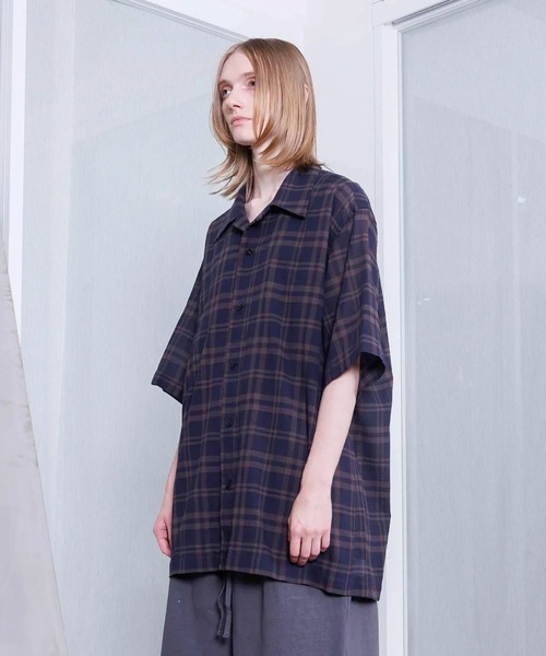 VOAAOV（ヴォアーブ）の「【VOAAOV】SHEER SHIRT Short Sleeve（シャツ/ブラウス・メンズ・ネイビー/チャコールグレー/ブラック/ブラウン・2/1）」の9枚目の写真