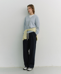 DUNST（ダンスト）の「UNISEX LEATHER LOGO WIDE SWEAT PANTS_UDPA6A102_FRENCH NAVY（スウェットパンツ）」