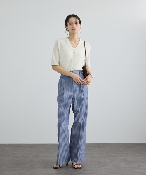 SALON adam et rope'(サロン アダム エ ロペ)の「LOTUS ハーフスリーブVネックカーディガン / アンサンブル対応(カーディガン/ボレロ・レディース・オフホワイト/ブラウン/レッド・FREE)」の7枚目の写真