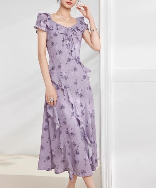 AMAJI(アマジ)の「フラワープリント フリルワンピース フレンチシック(ワンピース・レディース・パープル・X-LARGE/LARGE/MEDIUM/SMALL)」の4枚目の写真