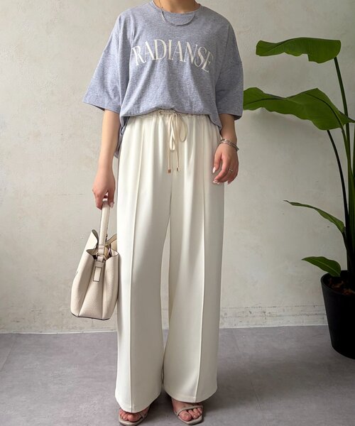 Jena espace merveilleux(ジェナ エスパスメルヴェイユ)の「ロゴシルケットカットソー(Tシャツ/カットソー・レディース・グレー/オフホワイト/ブラック・FREE)」の5枚目の写真