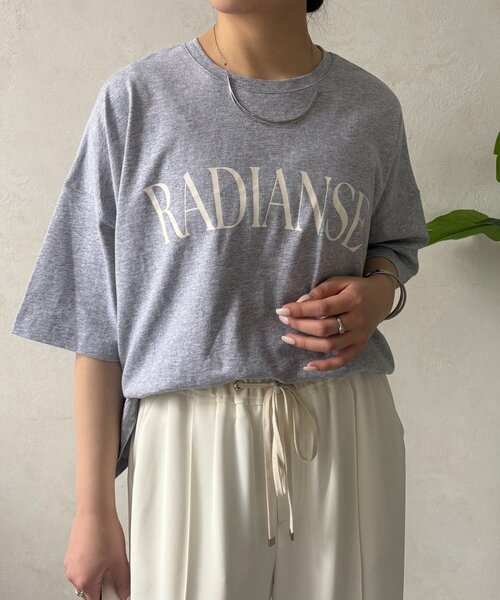 Jena espace merveilleux(ジェナ エスパスメルヴェイユ)の「ロゴシルケットカットソー(Tシャツ/カットソー・レディース・グレー/オフホワイト/ブラック・FREE)」の8枚目の写真