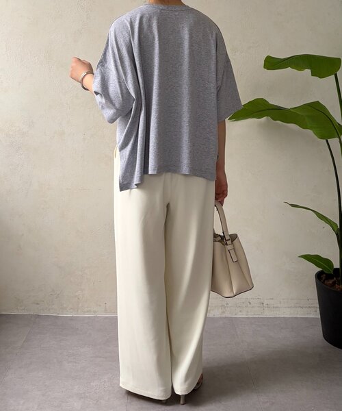 Jena espace merveilleux(ジェナ エスパスメルヴェイユ)の「ロゴシルケットカットソー(Tシャツ/カットソー・レディース・グレー/オフホワイト/ブラック・FREE)」の11枚目の写真