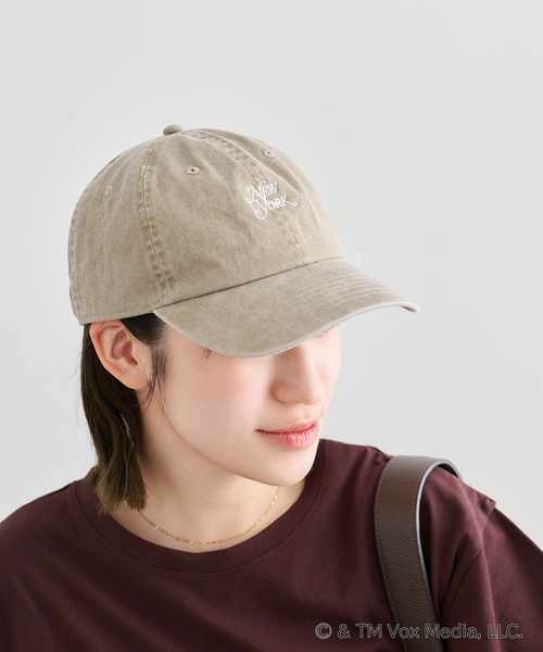 U by SPICK&SPAN（ユーバイスピックアンドスパン）の「New York Magazine  ロゴキャップ（キャップ・レディース・ボルドー/ベージュ・FREE）」の3枚目の写真