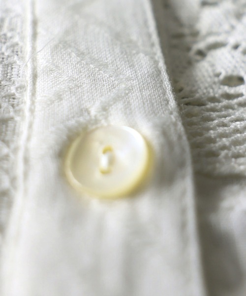 antiqua(アンティカ)の「インド綿 レース シャツ(シャツ/ブラウス・レディース・ブラック/オフホワイト・ONESIZE)」の8枚目の写真