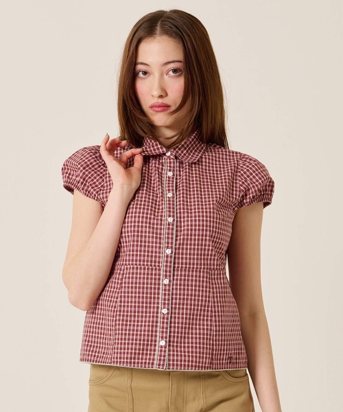 TINA：JOJUN（ティーナジョジュン）の「フラワーボタン コンパクト チェック ブラウス TINA：JOJUN（シャツ/ブラウス・レディース・ブルー/レッド・M）」の3枚目の写真