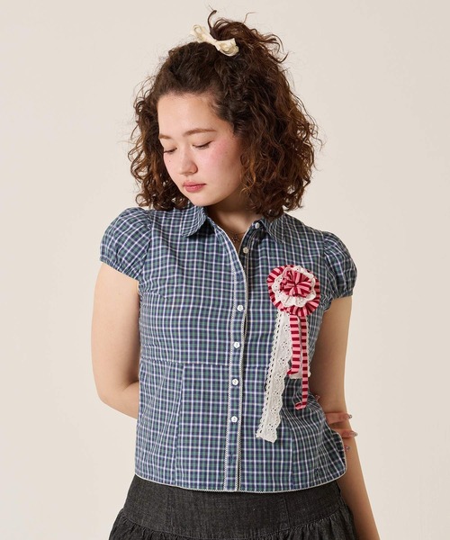 TINA：JOJUN（ティーナジョジュン）の「フラワーボタン コンパクト チェック ブラウス TINA：JOJUN（シャツ/ブラウス・レディース・ブルー/レッド・M）」の13枚目の写真