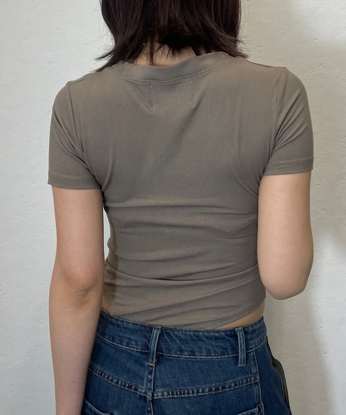 ROGER AND RAW（ロジャーアンドロウ）の「Vネック ボディースーツ半袖トップス（Tシャツ/カットソー・レディース・ホワイト/ブラック/モカ・FREE）」の9枚目の写真