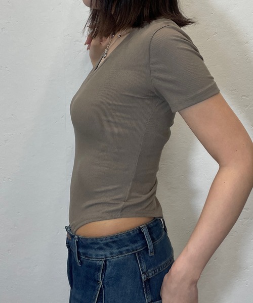 ROGER AND RAW（ロジャーアンドロウ）の「Vネック ボディースーツ半袖トップス（Tシャツ/カットソー・レディース・ホワイト/ブラック/モカ・FREE）」の10枚目の写真
