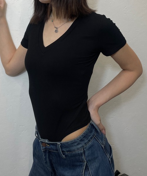 ROGER AND RAW（ロジャーアンドロウ）の「Vネック ボディースーツ半袖トップス（Tシャツ/カットソー・レディース・ホワイト/ブラック/モカ・FREE）」の15枚目の写真