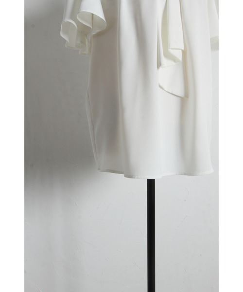 tocco closet(トッコ クローゼット)の「ゴールドバー付ボウタイブラウス(シャツ/ブラウス・レディース・オフホワイト/グレー・M)」の4枚目の写真