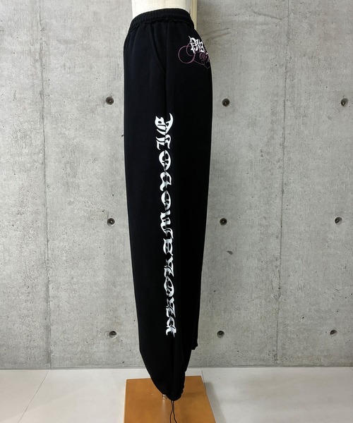 GLAMOROUS JANE(グラマラスジェーン)の「サイド&バックプリントスウェットパンツ(スウェットパンツ・レディース・ブラック/グレー・S/M/LL/L)」の7枚目の写真