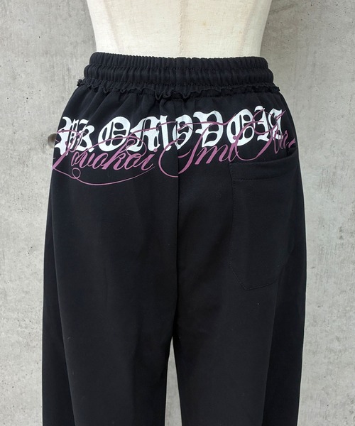 GLAMOROUS JANE(グラマラスジェーン)の「サイド&バックプリントスウェットパンツ(スウェットパンツ・レディース・ブラック/グレー・S/M/LL/L)」の9枚目の写真