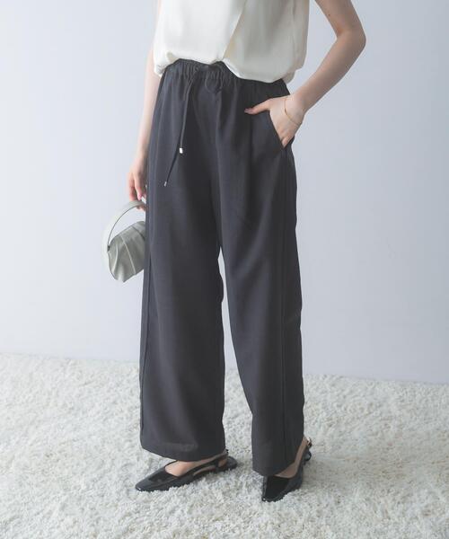 URBAN RESEARCH ROSSO WOMEN（アーバンリサーチ　ロッソ）の「『UR TECH DRYLUXE』 イージードロストパンツ（その他パンツ・レディース・ネイビー/モカ/チャコールグレー・36/38）」の2枚目の写真