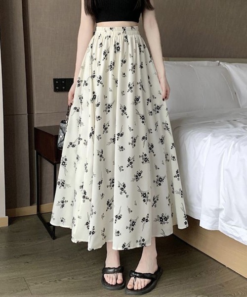 mielu(ミエル)の「フラワープリントフレアスカート(スカート・レディース・ブラック/ホワイト・LARGE/MEDIUM)」の3枚目の写真