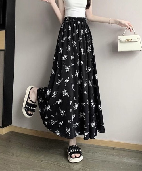 mielu(ミエル)の「フラワープリントフレアスカート(スカート・レディース・ブラック/ホワイト・LARGE/MEDIUM)」の6枚目の写真